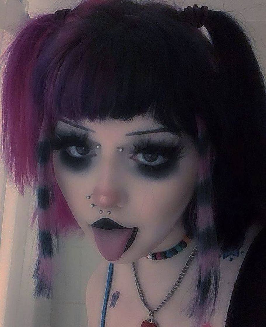 Fashion emo aesthetic make up e