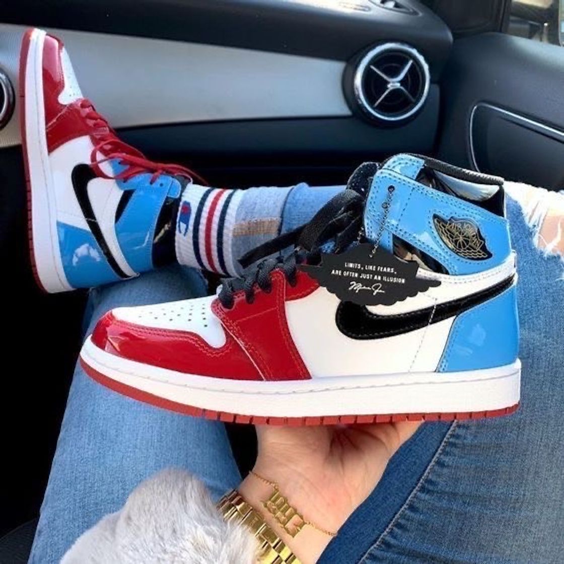 Moda Jordan 1 Retro High Fearless UNC Chicago