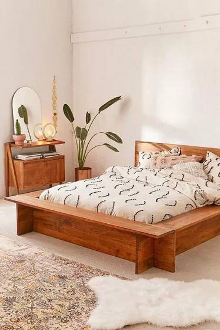 Fashion Urban Outfitters' New Furniture Collection Is a '70s Boho Dream ...