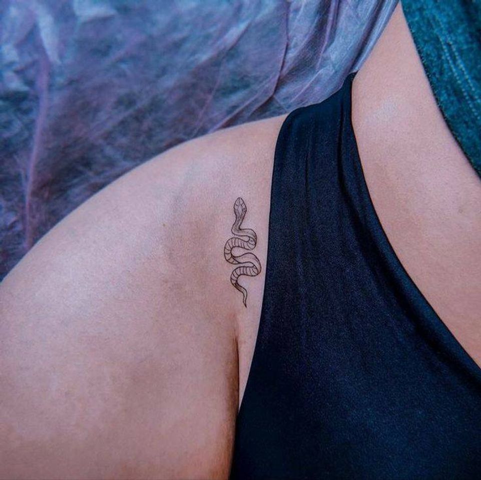 Moda Little Snake Tattoo