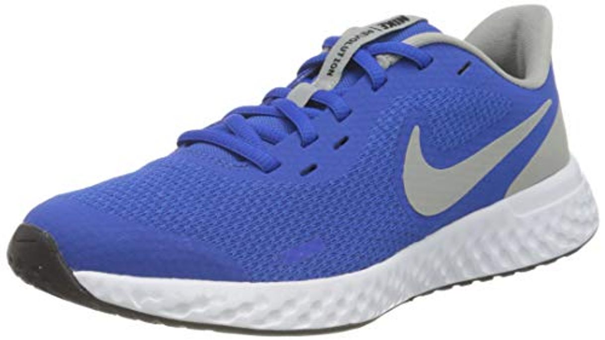 Social Nike Revolution 5