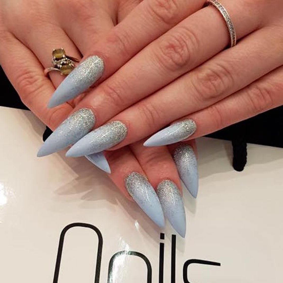 Moda Nails 