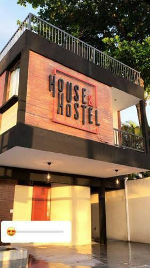 Place House Hostel