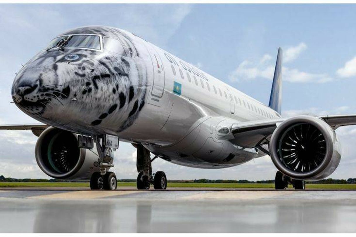 Moda Embraer 195-E2 ( O maior jato comercial fabricado no Brasil)