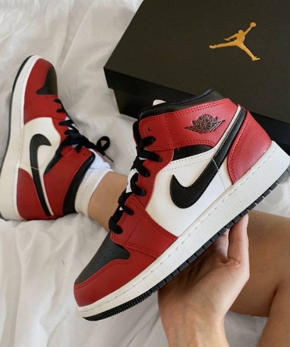 Social Air Jordan 1 Mid Chicago Toe 554724-069 - Talla 45