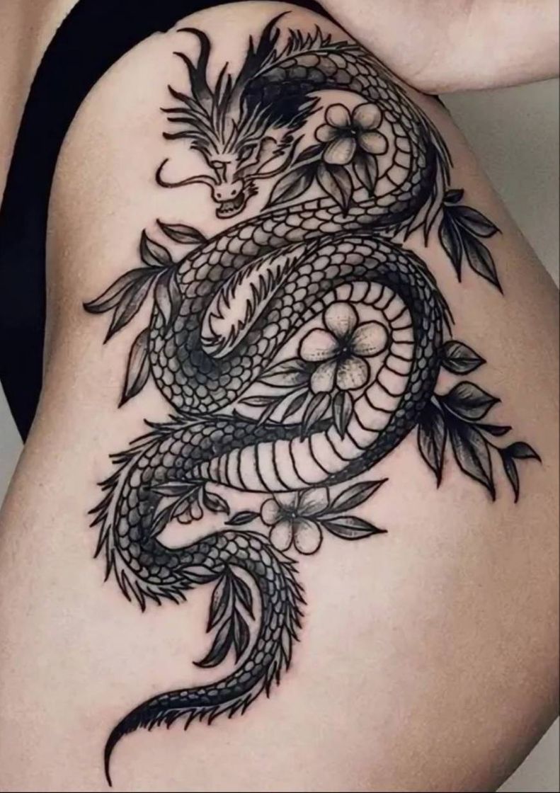 Fashion Tatuagem Dragão Chinês na coxa