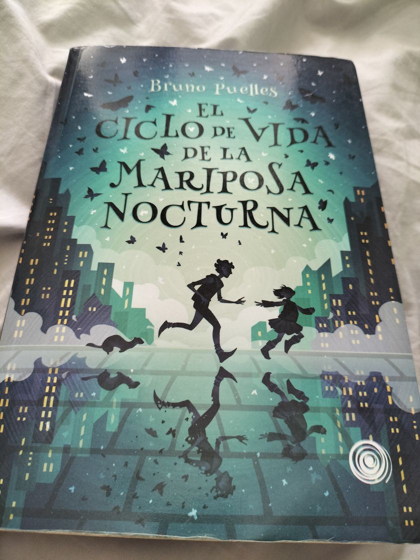 Book El ciclo de vida de la mariposa nocturna 