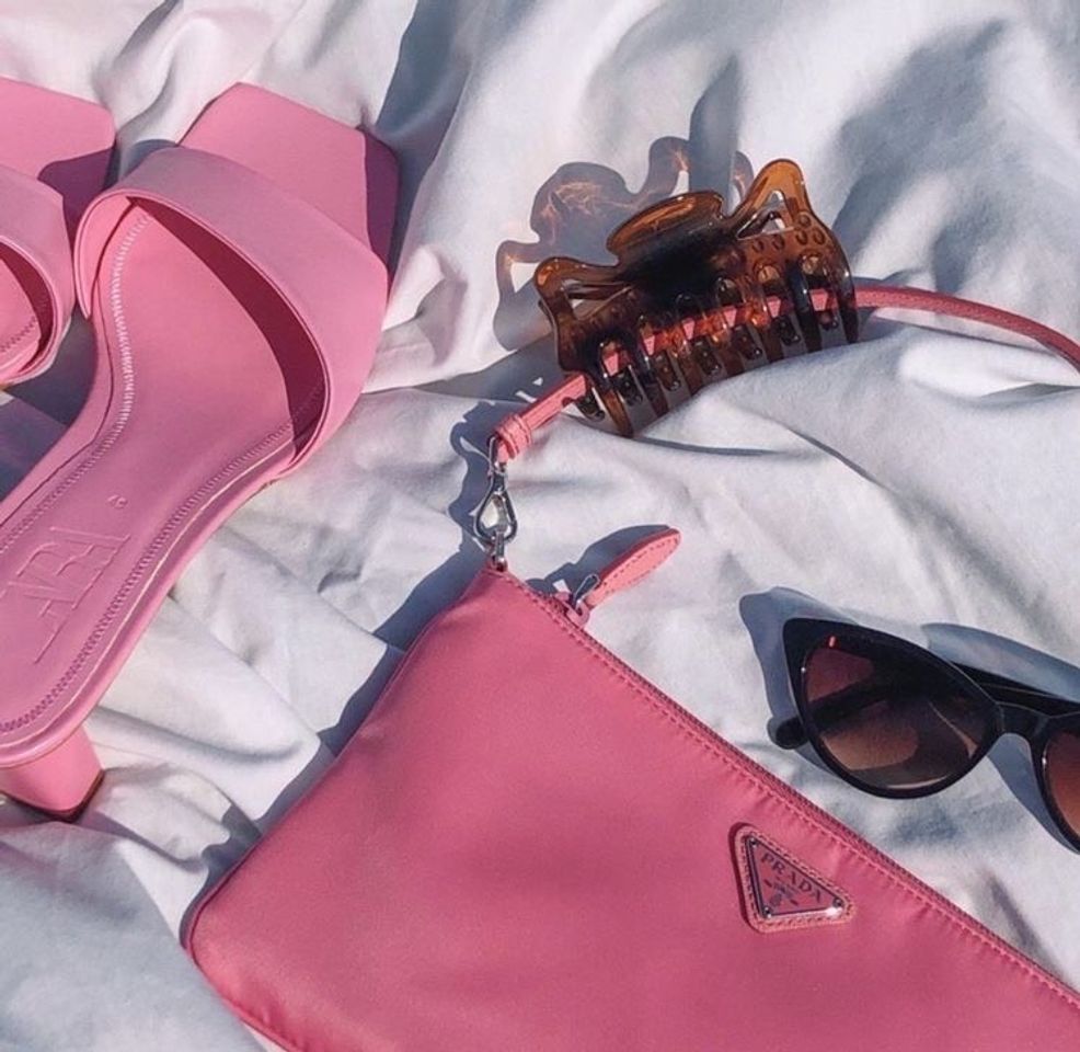 Wallpaper Fashion Prada 