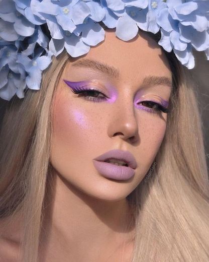 Lilac makeup