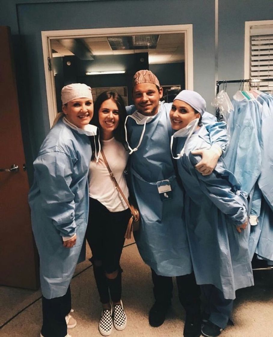 Moda justin, camilla e jessica com fã grey’s anatomy 