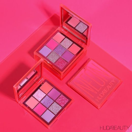 Neon pink HUDA BEAUTY