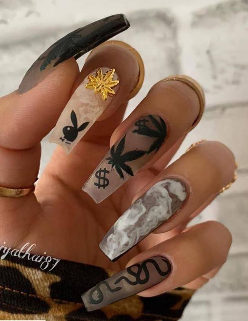 Fashion Dope nail art