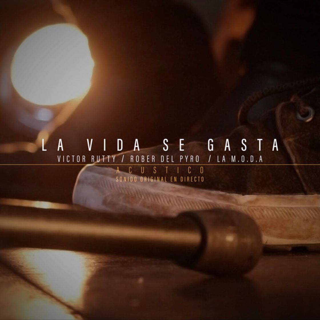 Music La Vida Se Gasta - Acústico