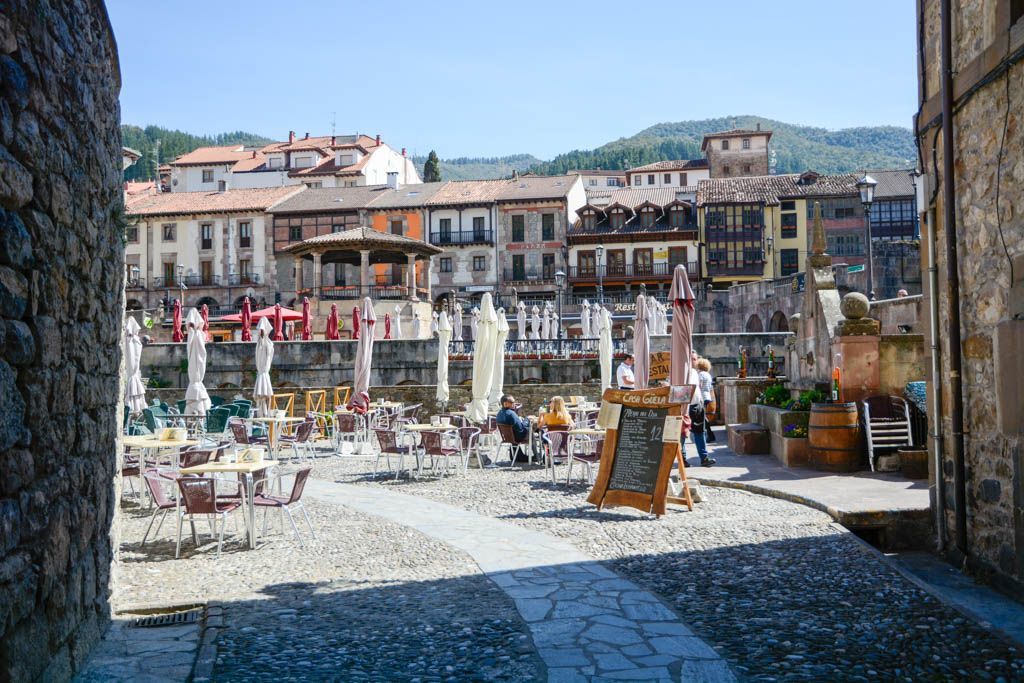 Place Potes