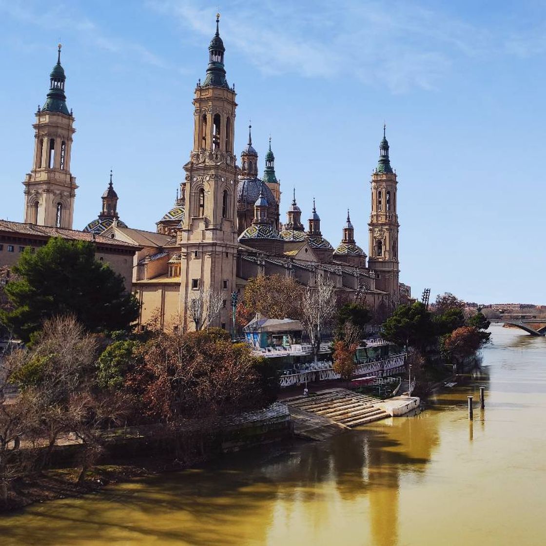 Place Basílica de Nuestra Señora del Pilar