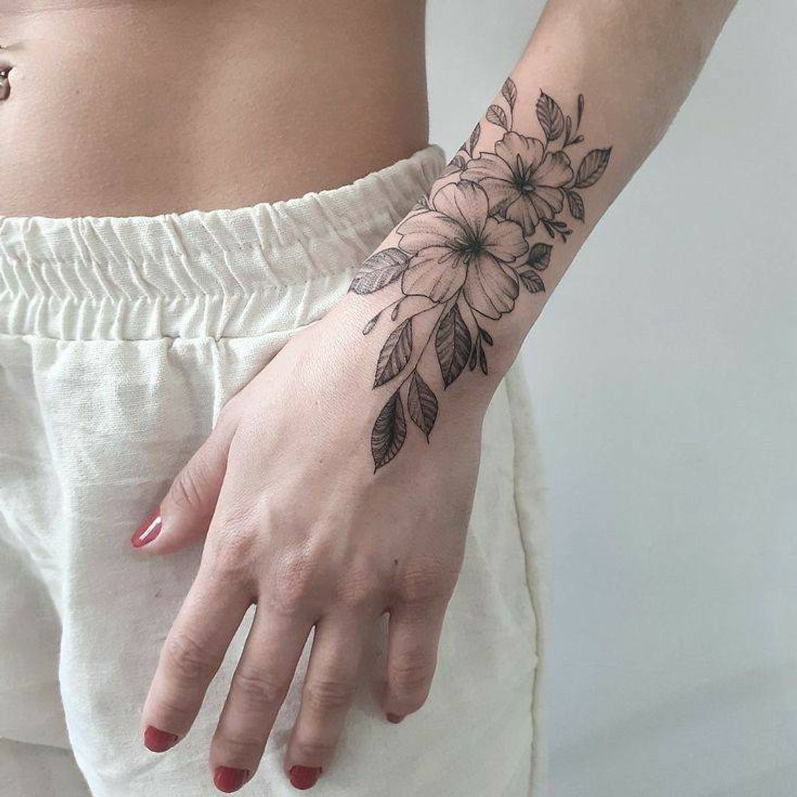 Fashion Tatuagem no braço 