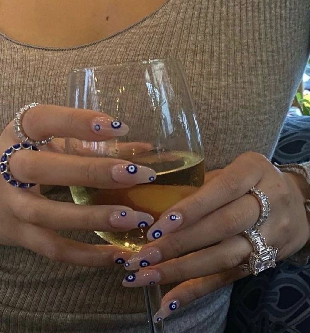 Social nails inspo