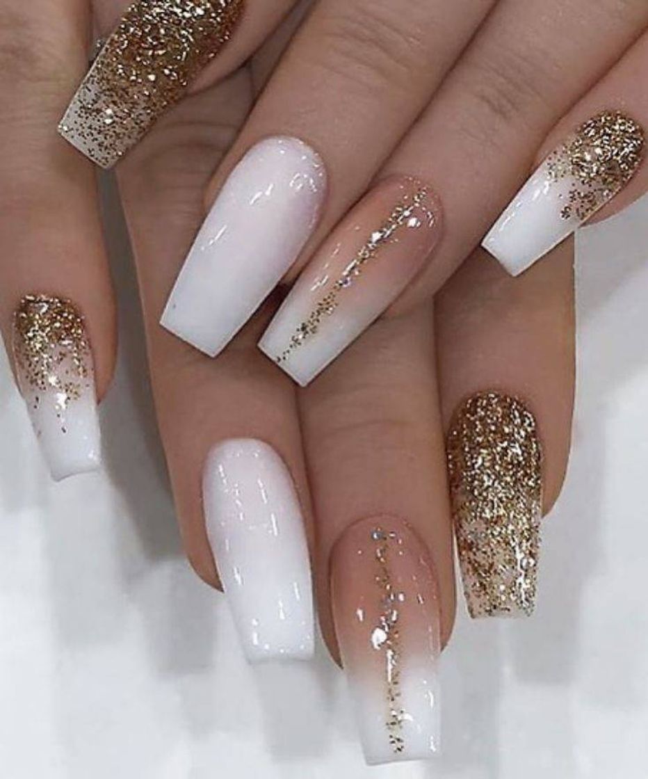 Moda Nails