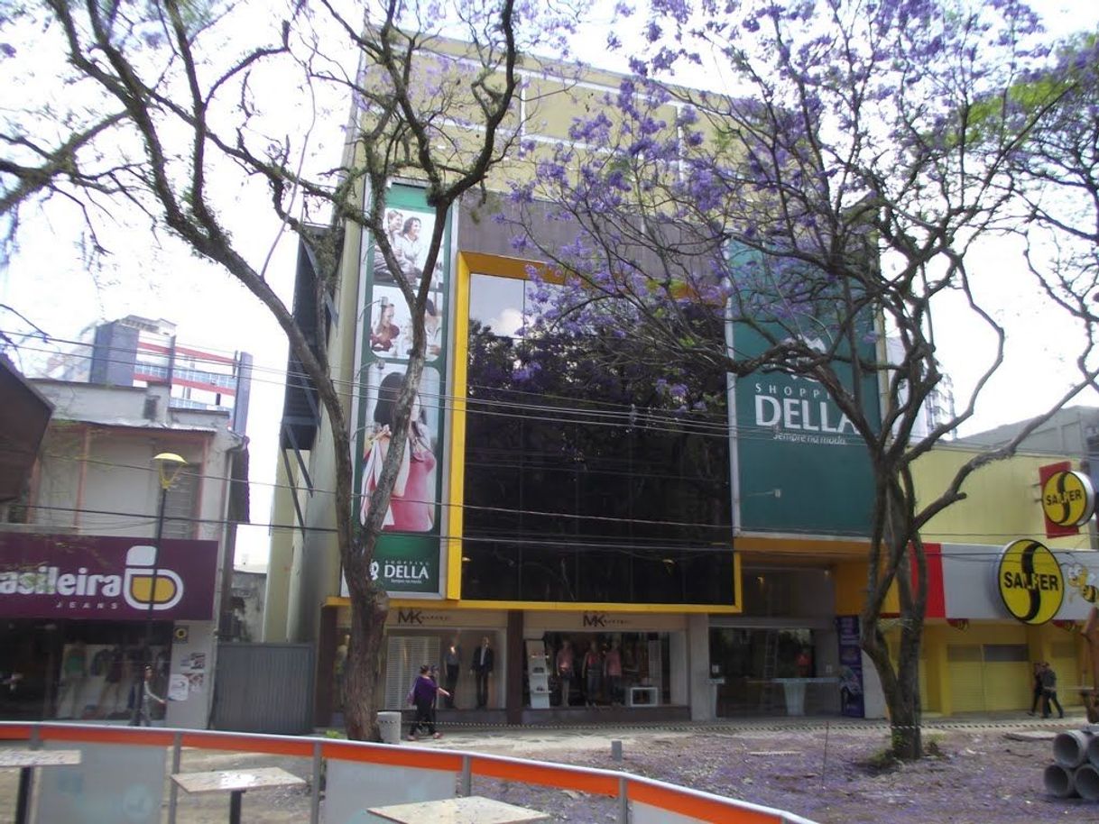 Lugar Shopping Della