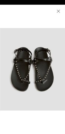 Sandalia tachas negra - PULL&BEAR