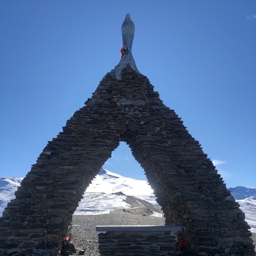Monumento a la Virgen de las Nieves. Sierra Nevada