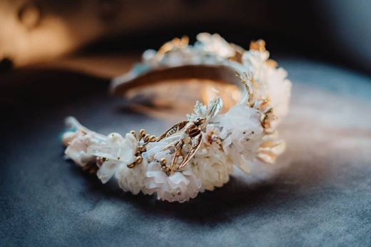 Diadema joya para novias o invitadas 