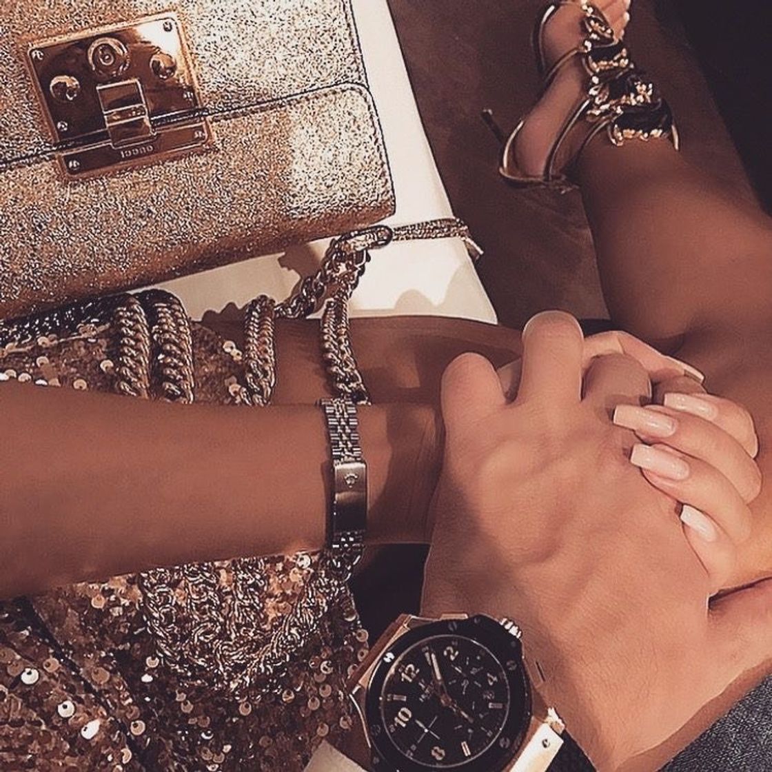 Social 𝑳𝒖𝒙𝒖𝒓𝒚