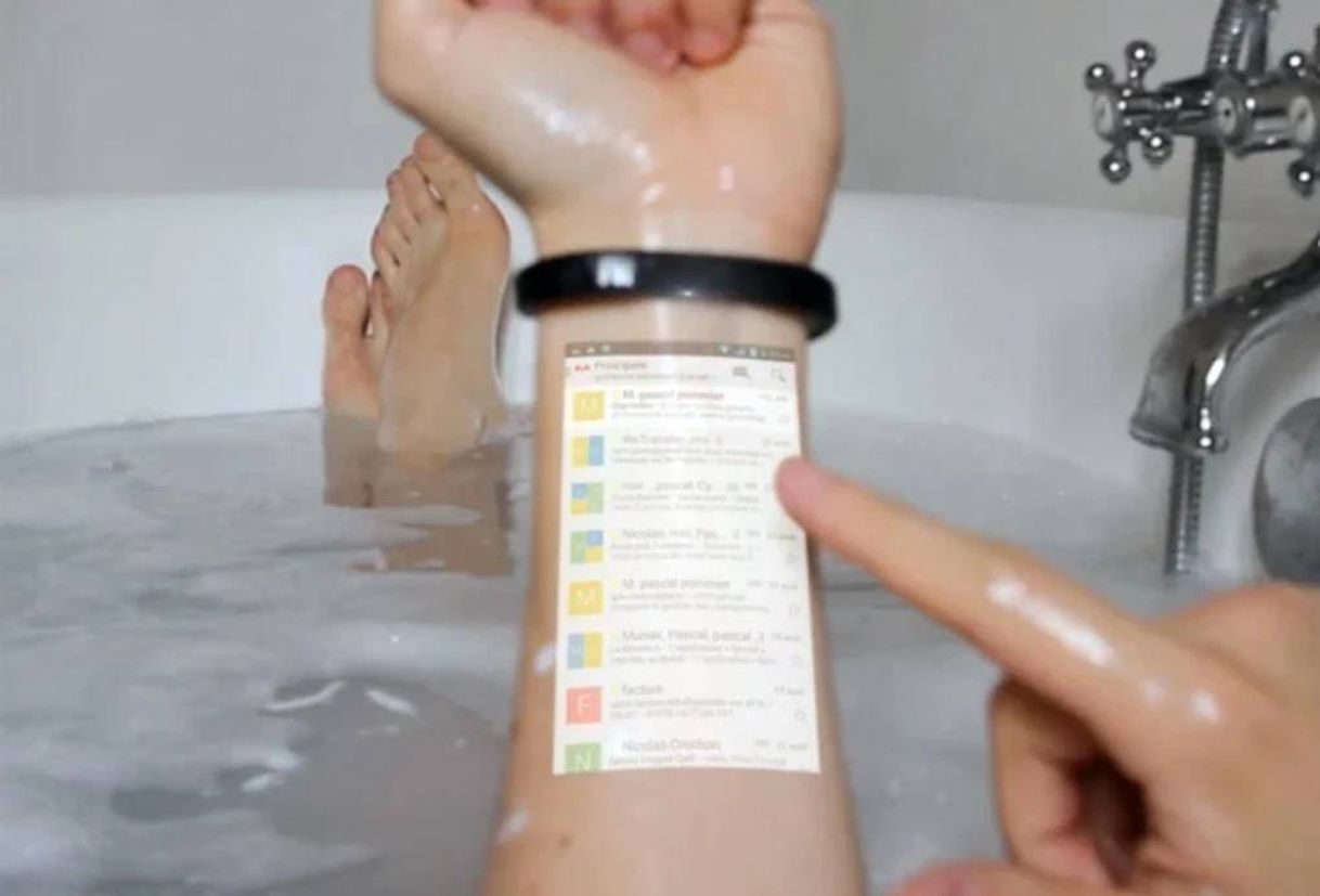 Moda THIS BRACELET: LIKE A TABLET … BUT ON YOUR SKIN.”