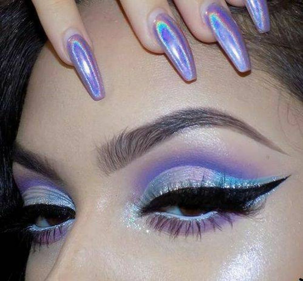 Moda Maquillaje y uñas 🔮