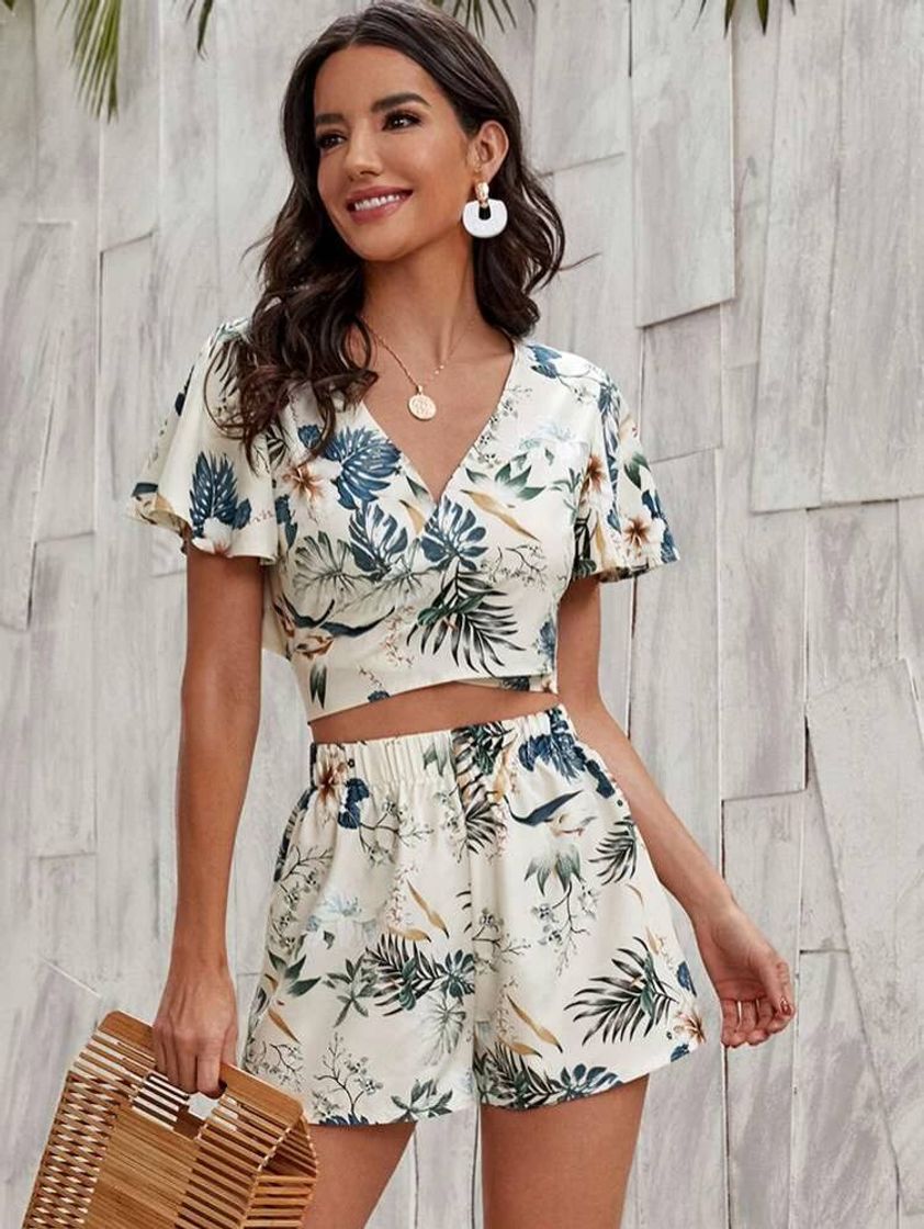 Moda Floral And Tropical Print Crop Wrap Top With Shorts | SHEIN USA