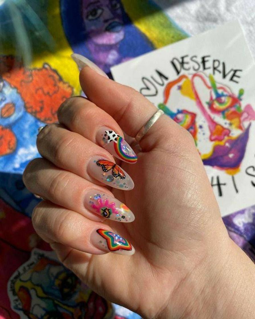 Moda Unhas aesthetic🌈