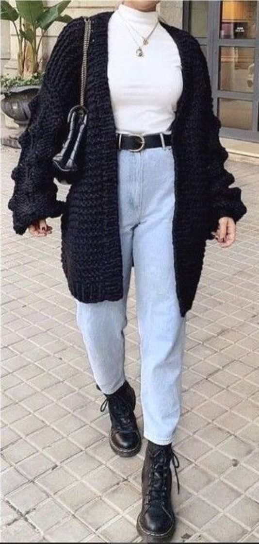 Moda Look com cardigan e coturno 