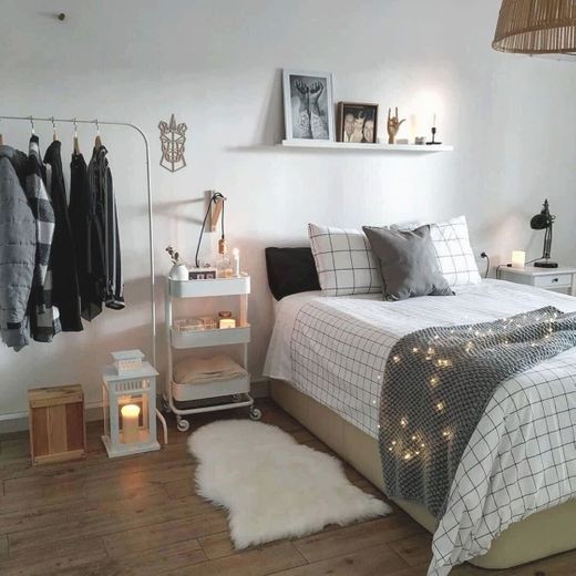 minimalist bedroom