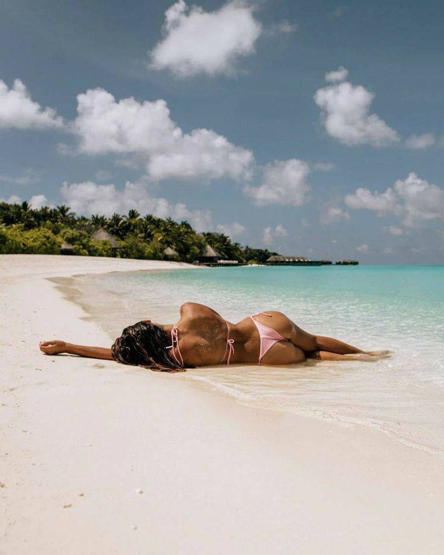 Moda Poses para fotos na praia 