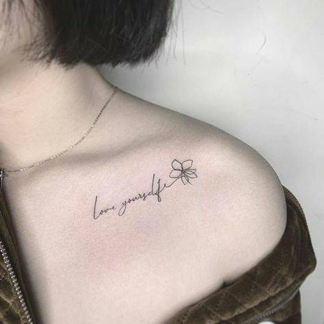 Moda Tattu de Love Yourself 