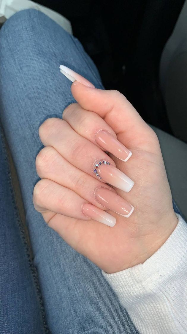 Fashion White Nails 