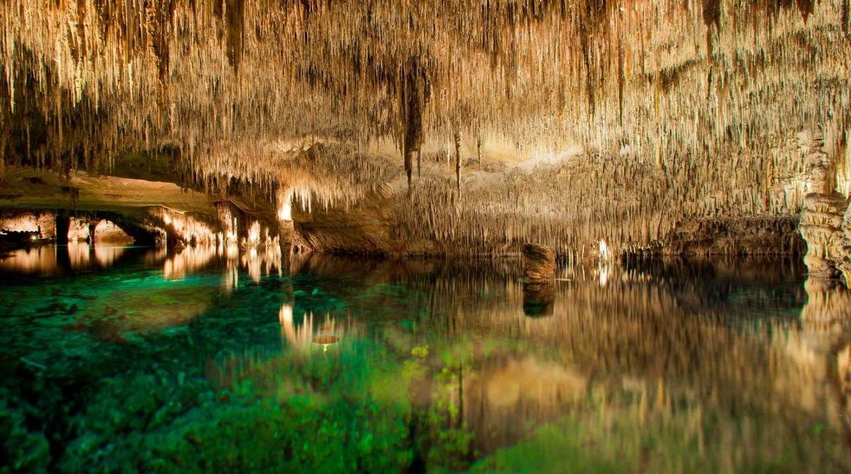 Place Cuevas del Drach