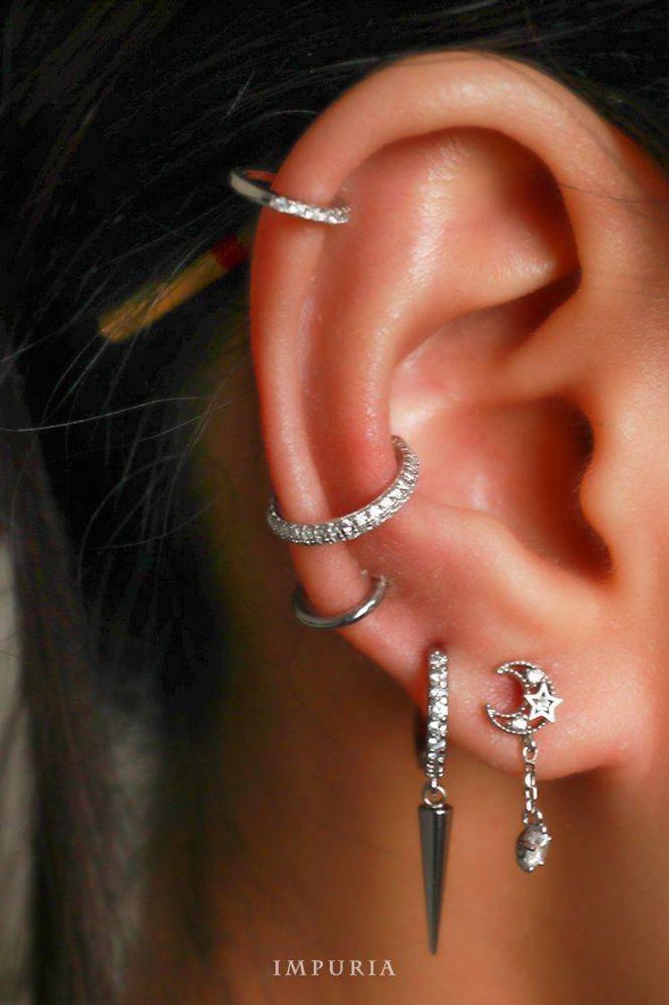 Fashion Inspiração de piercings na orelha