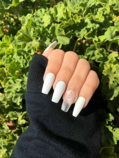 nails