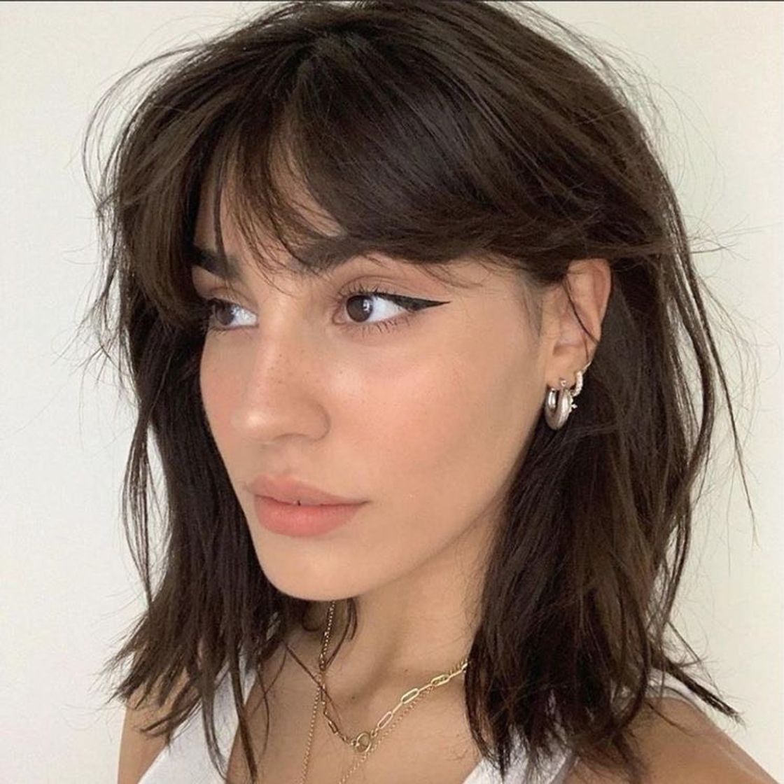 Moda curtain bangs short hair