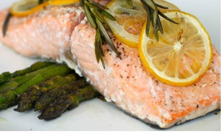 Moda Salmón al horno con limón - Fácil