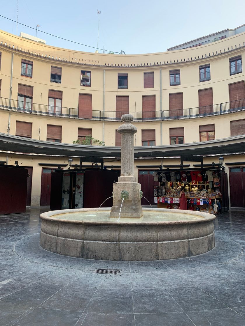 Lugares Plaça Redona