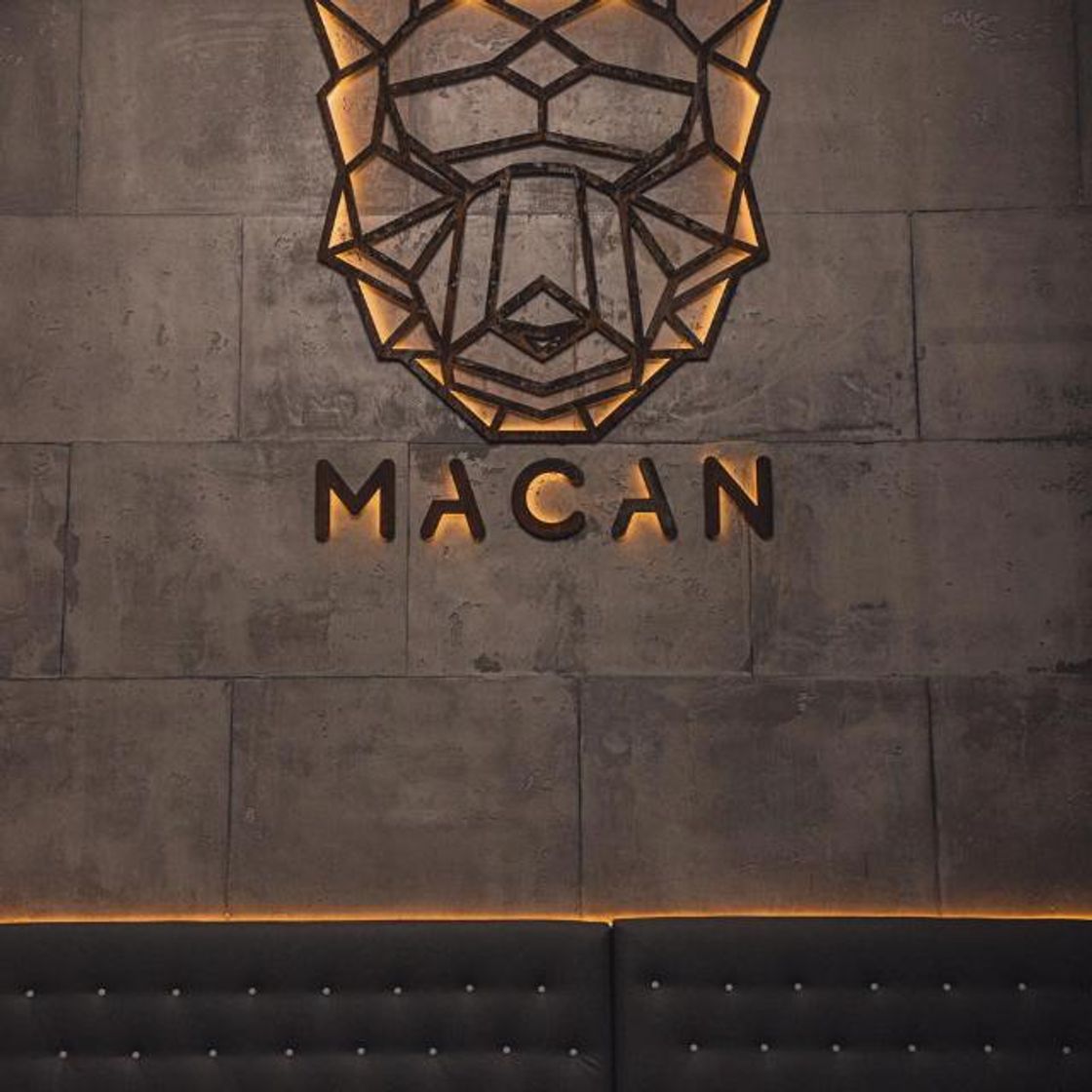 Restaurants PUB MACAN