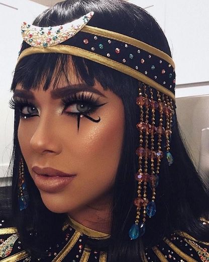 Cleopatra’s make up