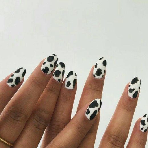 Aesthetic nail cow