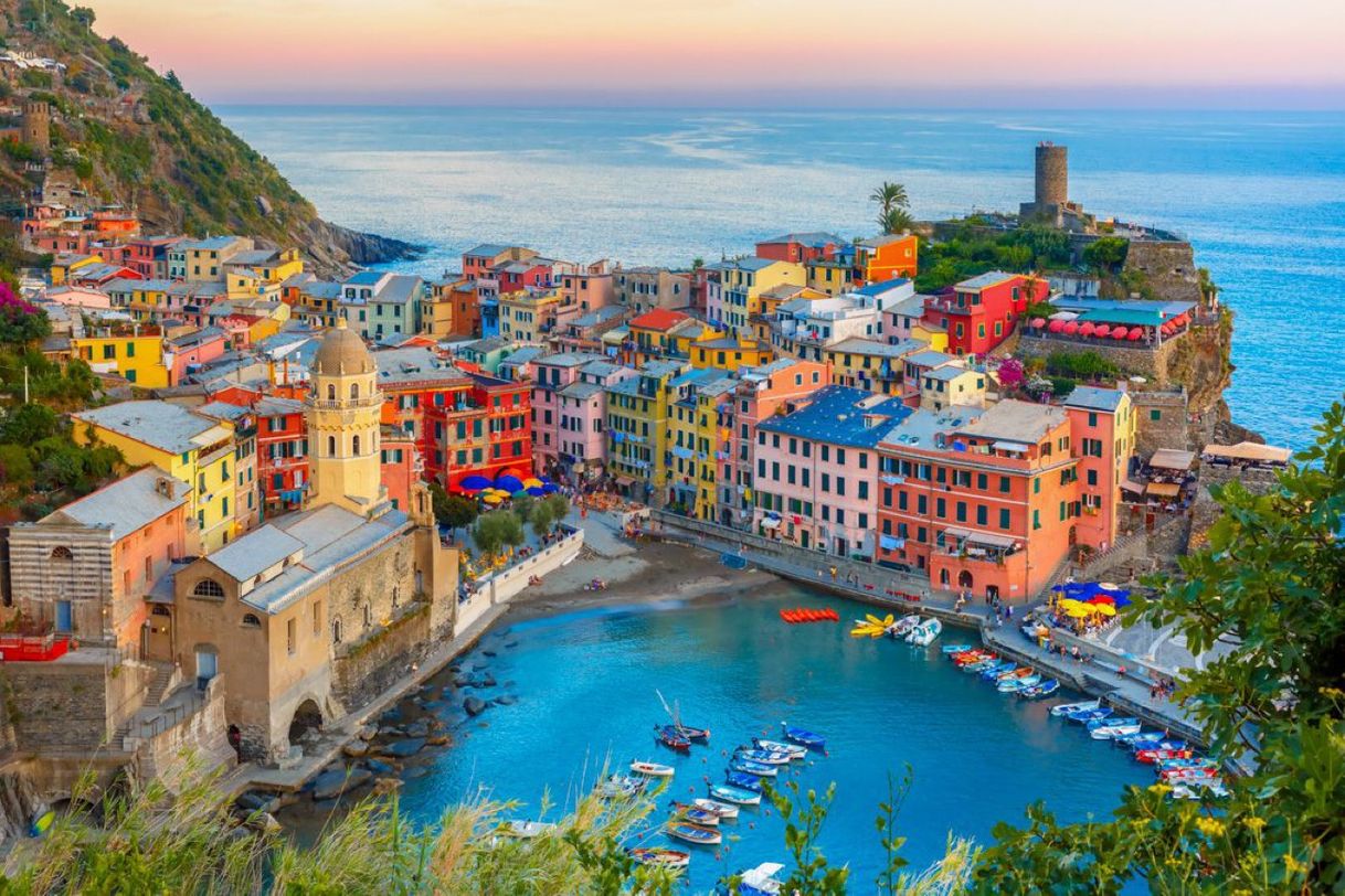 Lugar Cinque Terre - timelapse from Italy (Monterosso, Vernazza ...