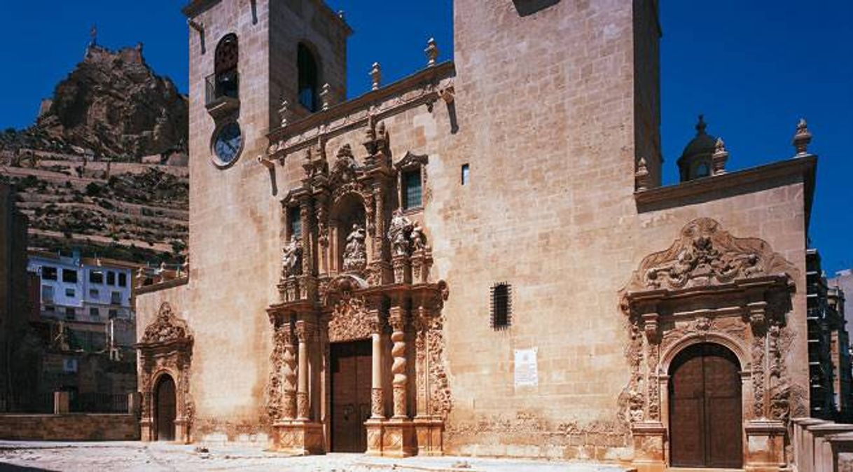 Place Basílica of Santa Maria