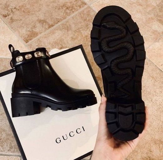 Gucci Leather ankle boot with belt