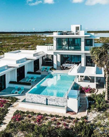 Casa luxuosa com piscina 