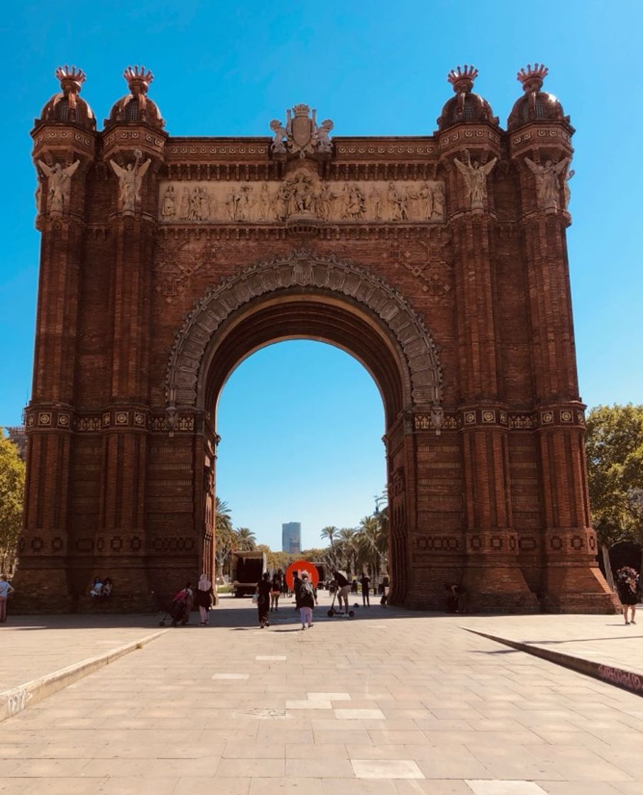 Place Sant Pere, Santa Caterina i la Ribera